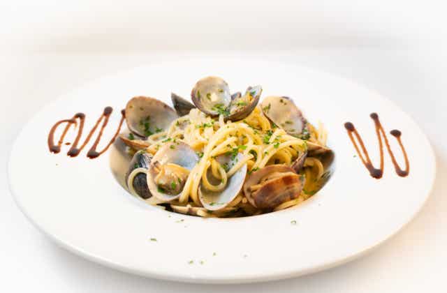 Spaghetti with Fresh Clams